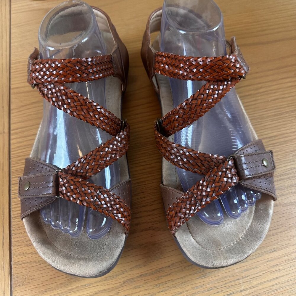 Earth Origins Size 10 by Earth Strappy Slip On Sandals Brown